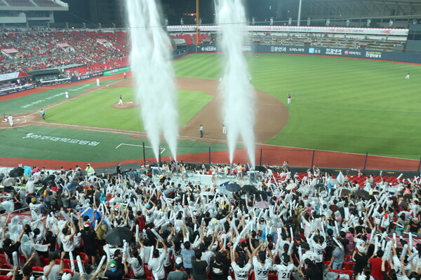 KT 위즈가 관중 동원 새 기록을 썼다(사진=KT)