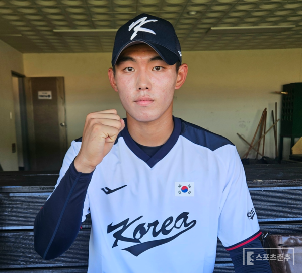 야수 최대어로 꼽히는 유신고 신재인. 현재 청소년대표팀 주전으로 활약 중이다(사진=스포츠춘추 이웅희 기자)