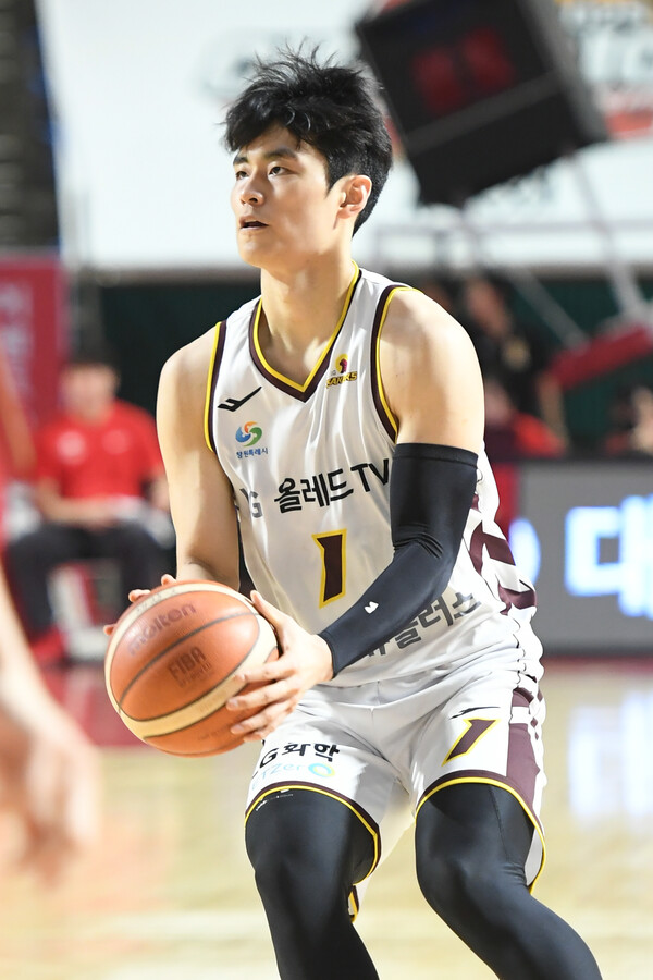 LG의 창단 첫 챔프전 우승을 이끈 유기상. 사진 | KBL