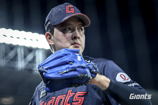 시즌 31번째 세이브를 기록한 김원중. (사진=롯데 자이언츠)