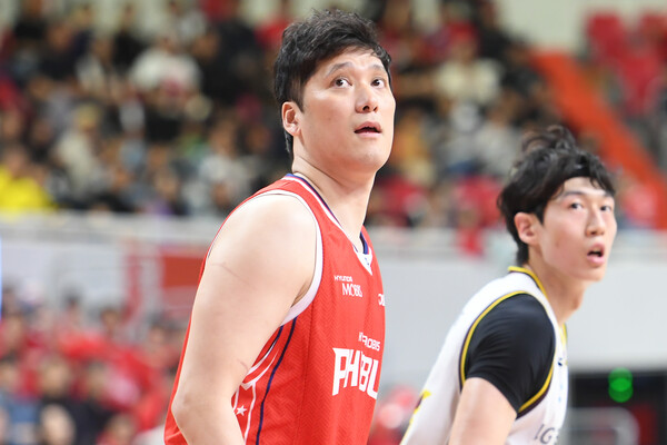 라스트 댄스를 준비 중인 현대모비스 함지훈. 사진 | KBL