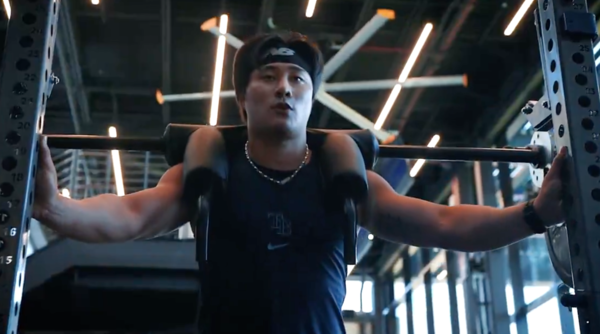 웨이트 중인 김하성 (사진=탬파베이 SNS)