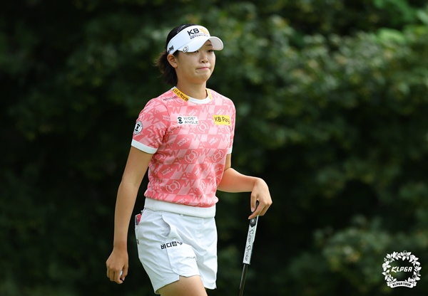 시즌 3승으로 대상포인트 2위로 올라선 방신실. 사진 | KLPGA