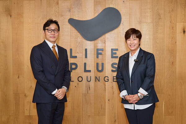 라이프플러스X박세리희망재단 유소년 골프 육성 위한 협약식 기념촬영(사진=한화생명)