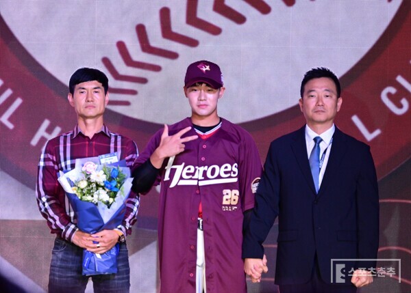 키움히어로즈 유니폼을 입은 전주고 내야수 박한결. (사진=스포츠춘추 황혜정 기자)