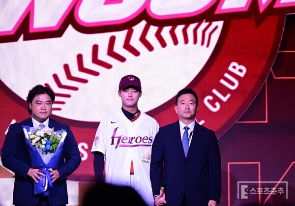 박준현이 2026 신인 드래프트 전체 1번으로 프로 유니폼을 입었다. (사진=스포츠춘추 황혜정 기자)