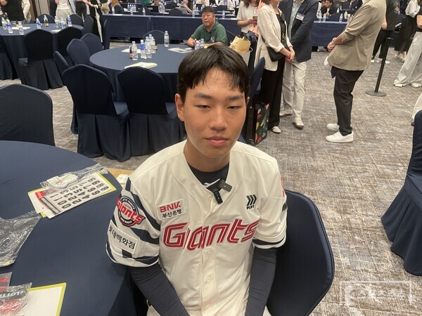 롯데가 1라운드 4순위로 지명한 신동건(사진=스포츠춘추 배지헌 기자)