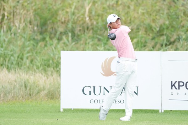 KPGA 챌린지투어 19회 대회 우승자 이승형의 플레이 모습. 사진 | KPGA