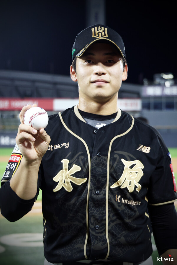 박영현이 20일 시즌 34세이브를 올리며 구단 신기록을 세웠다. (사진=KT위즈)