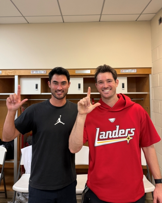 SSG 10승 듀오 화이트와 앤더슨. 사진 | SSG랜더스