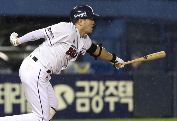 2안타를 때린 양석환(사진=두산)