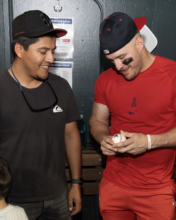 알베르토와 트라웃의 만남(사진=LA 에인절스 공식 SNS)