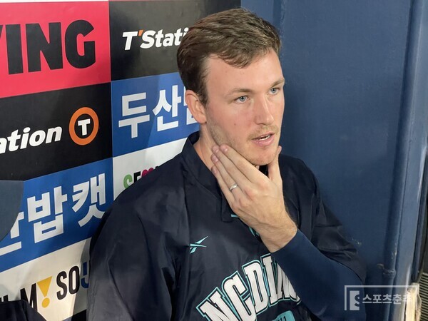 경기 후 취재진과 만난 라일리(사진=스포츠춘추 배지헌 기자)