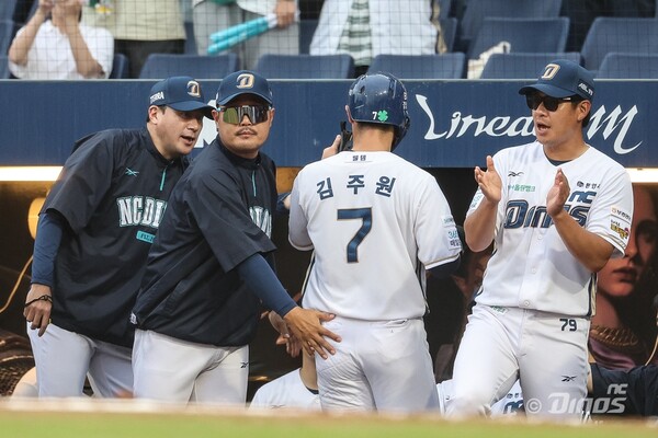 NC 다이노스가 기적을 만들었다(사진=NC)