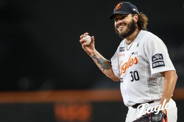 15연승을 달성한 폰세(사진=한화)