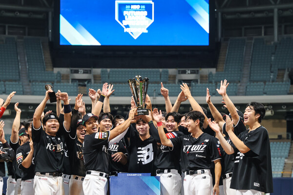 KT가 사상 첫 퓨처스 리그 챔피언 결정전에서 상무를 꺾고 우승을 차지했다. (사진=KBO)