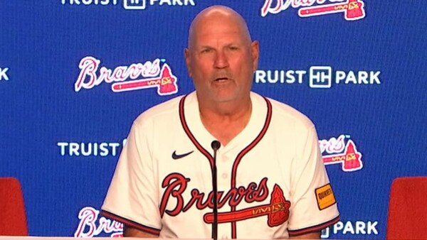 애틀랜타를 2021년 월드시리즈 우승으로 이끈 브라이언 스니커 감독이 10년 임기를 끝으로 물러난다(사진=MLB.com)