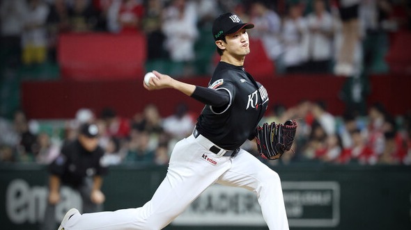 KT 고영표는 지난 2018시즌 종료 후 사회복무요원으로 병역 문제를 해결했다. 소집해제 이후 KT의 토종 에이스로 자리 잡으며 승승장구했다. (사진=KT)