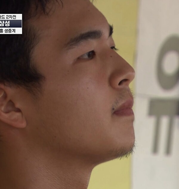 NC 3루수 김휘집이 17일째 면도를 하지 않았다. (사진=티빙 중계화면 갈무리)