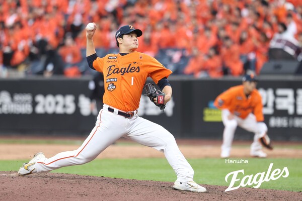 PO 1차전 7회 등판해 2이닝 무자책을 기록한 한화 문동주. (사진=한화)