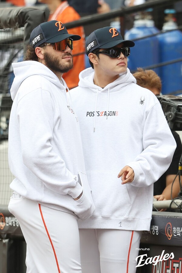 한화 폰세(왼쪽)와 문동주. (사진=한화)