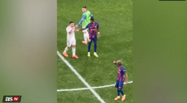 난리통이 된 엘클라시코(사진=Diario AS 공식 SNS)