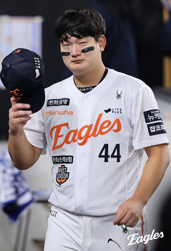 구원승을 딴 뒤 울음을 터트린 김서현. (사진=한화)