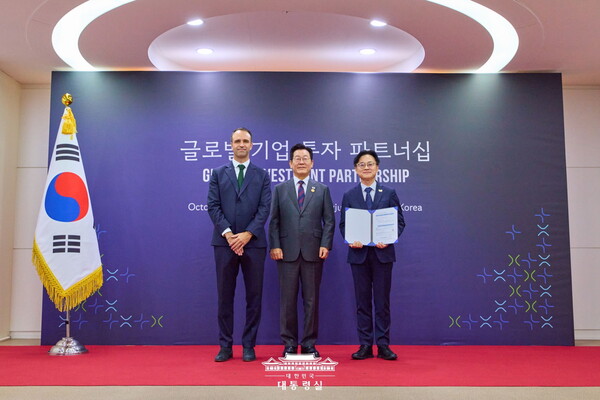 르노코리아, APEC 열린 경주에서 신규 투자 계획 정부에 전달 (사진=르노코리아)