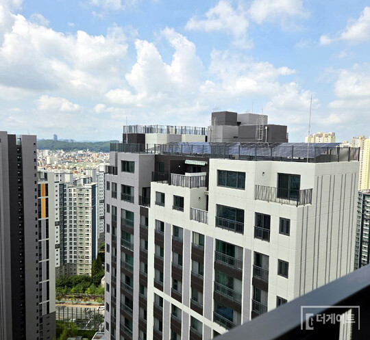 K 씨가 분양받은 힐스테이트 두정역 팬트하우스. K 씨에게 팬트하우스는 '오랜 꿈'이었다. 그러나 지금은 재앙 그 자체다(사진=더게이트)