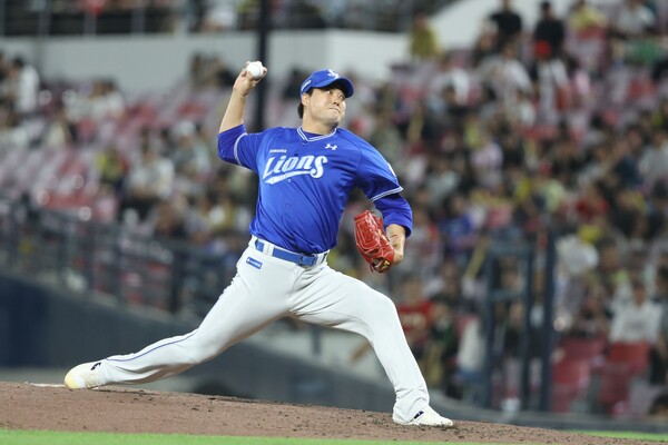 김태훈의 투구(사진=삼성)