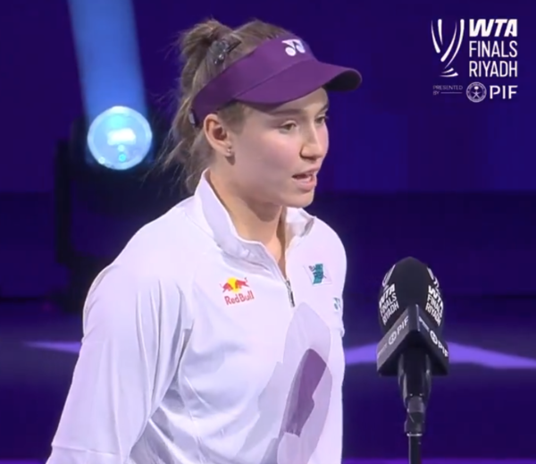 엘레나 리바키나가 사발렌카를 꺾고 우승했다(사진=WTP투어 SNS)