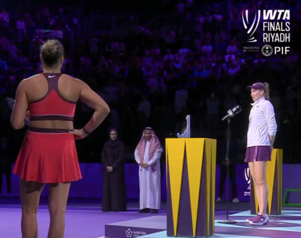 엘레나 리바키나가 사발렌카를 꺾고 우승했다(사진=WTP투어 SNS)