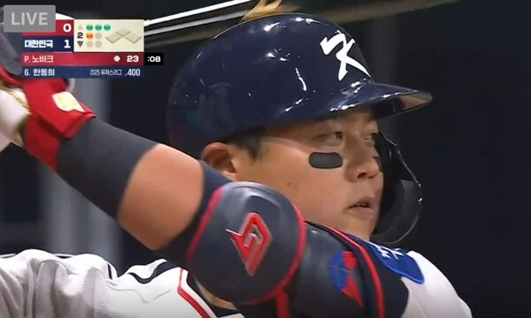 한동희가 안타를 생산했다. (사진=네이버 중계 갈무리)