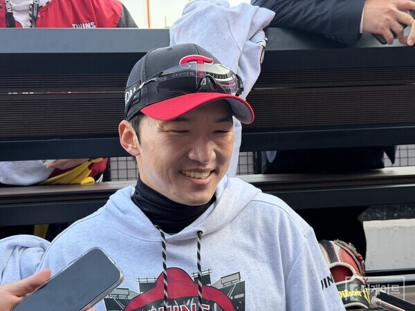 대전에서 KS 3차전을 앞두고 취재진 인터뷰에 응한 박해민. (사진=더게이트 배지헌 기자)