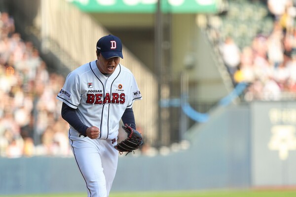 두산은 이영하 포함 "내부 FA 잔류를 위해 적극적으로 협상 중이다"라고 밝혔다. (사진=두산)
