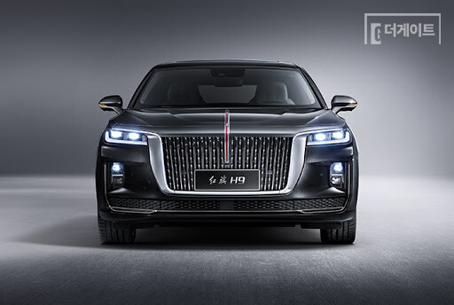 중국 홍치 플래그십 세단