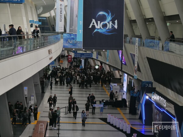 13일 부산 벡스코에서 국제 게임 전시회 '지스타(G-STAR) 2025'가 열린다. 오는 16일까지 부산에서 열리는 지스타는 44개국 1273개사 3269개국 규모로 진행된다. 이날 오전 9시경 행사를 앞두고 벡스코를 찾은 인파들이 광장을 메웠다. 사진=박승민 기자