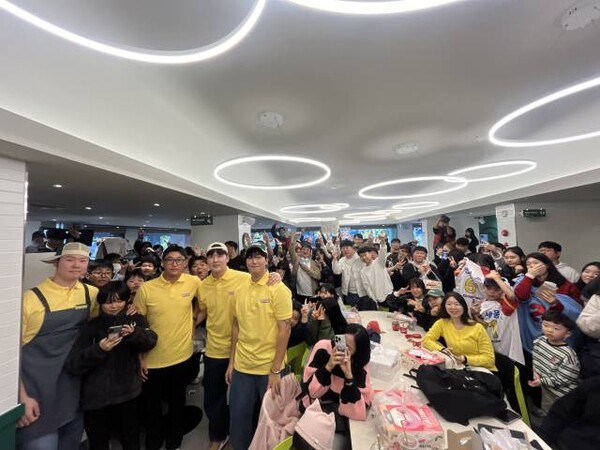 롯데는 21일 롯데지주, 롯데GRS와 함께 지역 사회 발달장애인을 응원하기 위한 '롯데, 2025 드림(DREAM) 카페' 행사를 개최한다(사진=롯데)