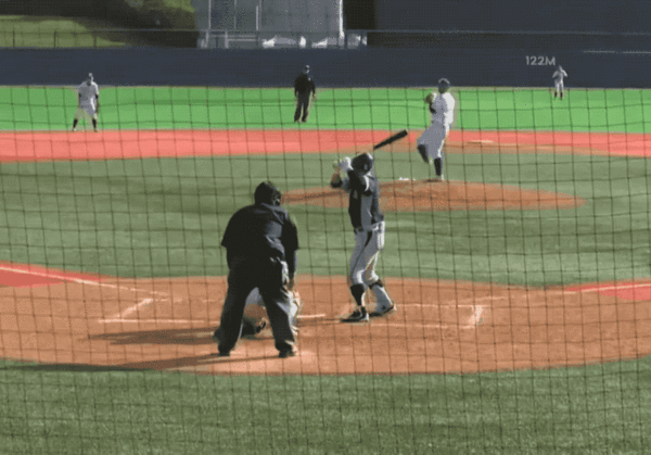 의성고 학부모들이 주장하는 편파 판정 사례 장면. 경주고 투수의 '볼'이 스트라이크 판정을 받았다고 주장하는 근거 화면이다.