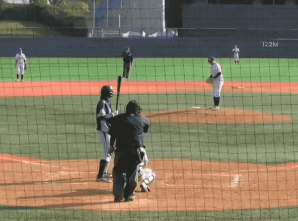 의성고 학부모들이 주장하는 편파 판정 사례 장면. 경주고 투수의 '볼'이 스트라이크 판정을 받았다고 주장하는 근거 화면이다.