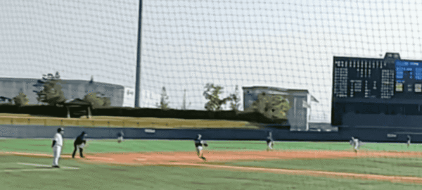 의성고 측이 이의를 제기한 3루 세이프 판정 장면.