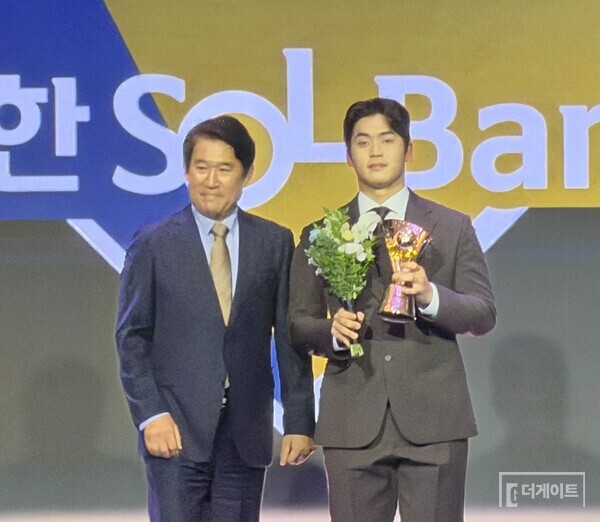 세이브 타이틀을 차지한 박영현(사진=더게이트 배지헌 기자)