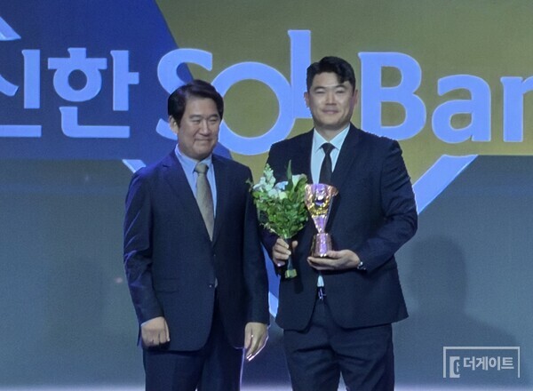 2년 연속 홀드왕 노경은(사진=더게이트 배지헌 기자)