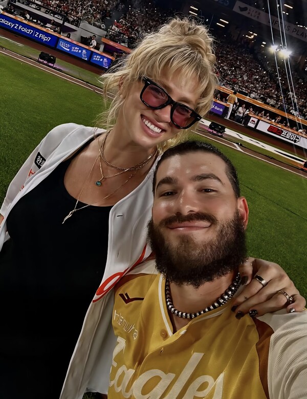 폰세와 엠마의 올스타전 당시 모습. (사진=코디 폰세 SNS)