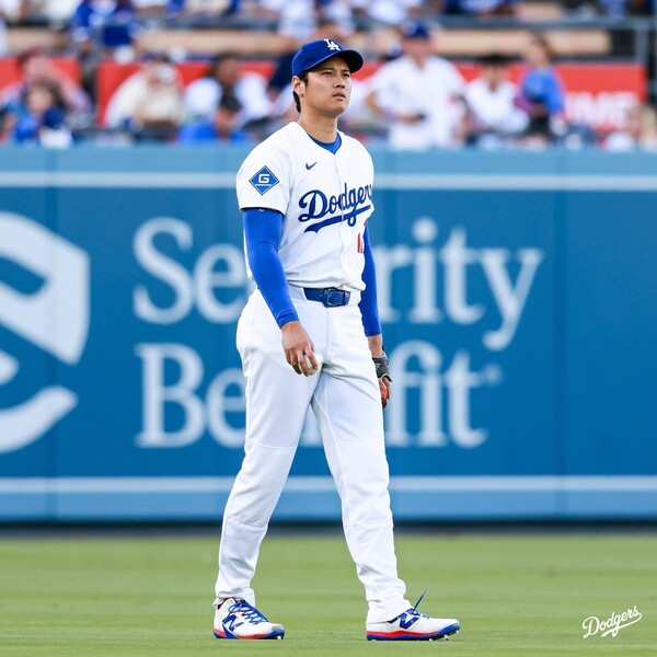 17일(한국시간) 미국 로스앤젤레스 다저스타디움에서 열린 샌디에이고 파드리스전에서 오타니는 선발 투수와 1번 타자를 동시에 소화했다(사진=LA 다저스 SNS)