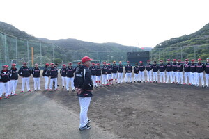 "캠프 끝까지 긴장 늦추지 마" 당부한 이범호 감독...외딴섬에서 KIA는 ... - 뉴스 썸네일 이미지